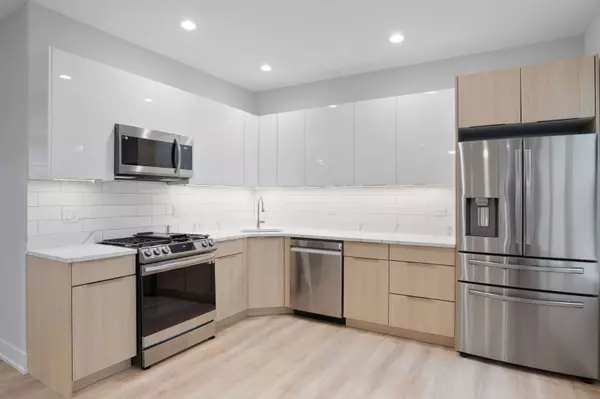 Chicago, IL 60626,1310 W Birchwood Avenue #2