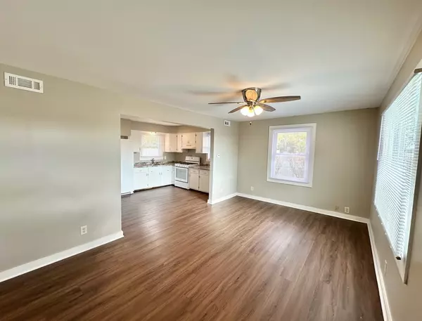 Woodstock, IL 60098,11408 IL Route 120