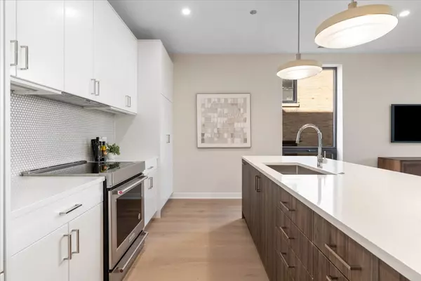 Chicago, IL 60615,5114 S Kenwood Avenue #3B