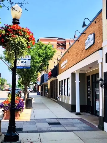 5117 Main Street #13, Downers Grove, IL 60515