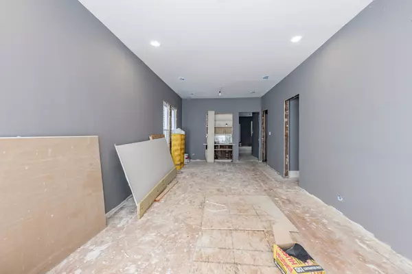 Chicago, IL 60621,7248 S Green Street