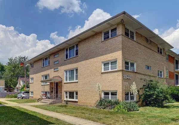 2246 S 17th Avenue #2W, North Riverside, IL 60546