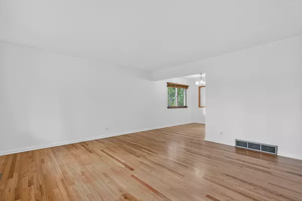 Crystal Lake, IL 60014,310 2nd Court