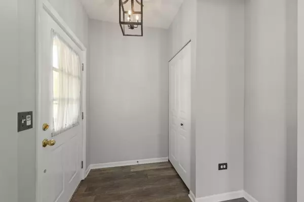 Aurora, IL 60502,3220 Bromley Lane