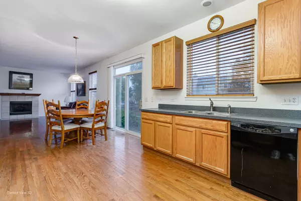 Woodstock, IL 60098,2420 Vivaldi Street