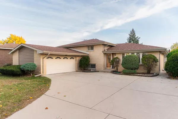 1527 W Holtz Avenue, Addison, IL 60101