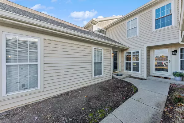 Gurnee, IL 60031,36119 N New Bridge Court