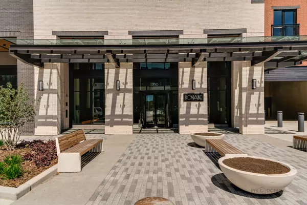 Vernon Hills, IL 60061,750 Hawthorn Row #3107