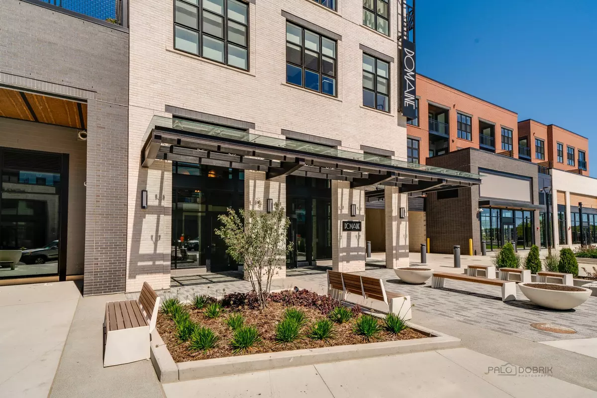 Vernon Hills, IL 60061,750 Hawthorn Row #3107