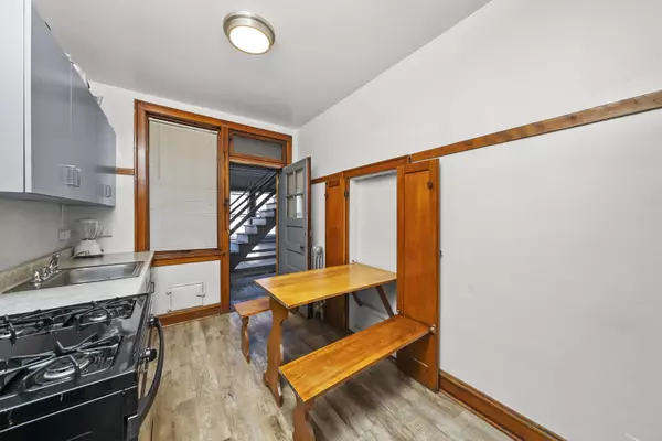 Berwyn, IL 60402,3724 Oak Park Avenue