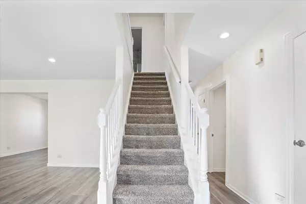 Bartlett, IL 60103,Address not disclosed