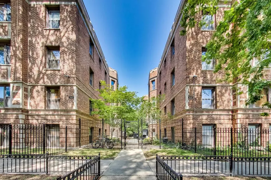 1658 W Farwell Avenue #GC, Chicago, IL 60626