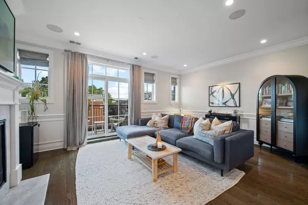 Chicago, IL 60614,2700 N Wayne Avenue #3N