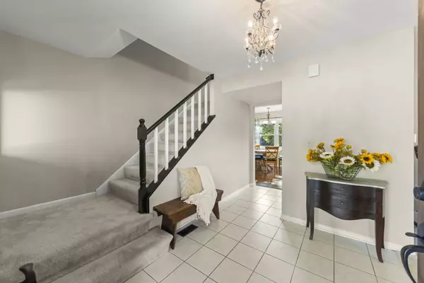 Glen Ellyn, IL 60137,595 Raintree Drive