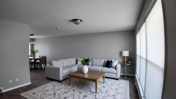 South Holland, IL 60473,15444 State Street