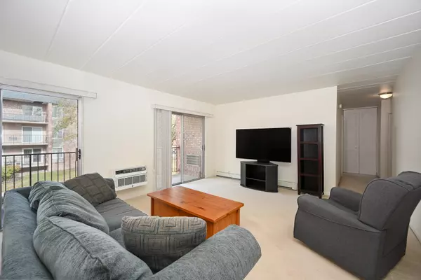 Naperville, IL 60563,Address not disclosed