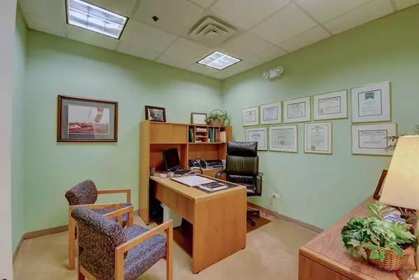 Aurora, IL 60506,581 Sullivan Road #B