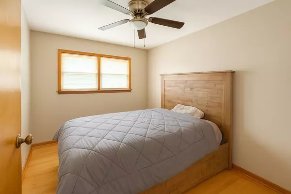 South Holland, IL 60473,644 E 162nd Street