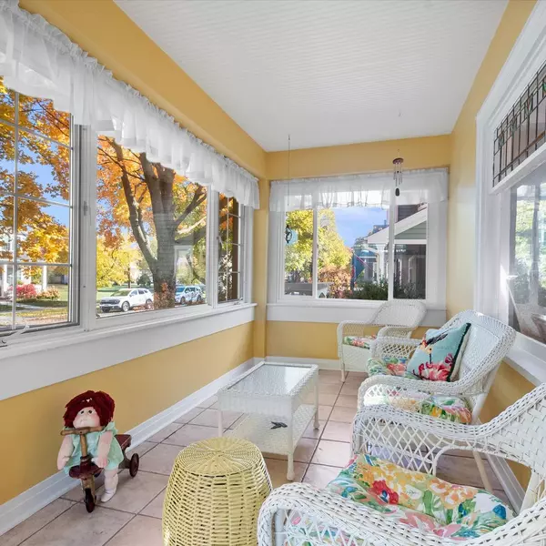 Arlington Heights, IL 60005,214 S Dunton Avenue