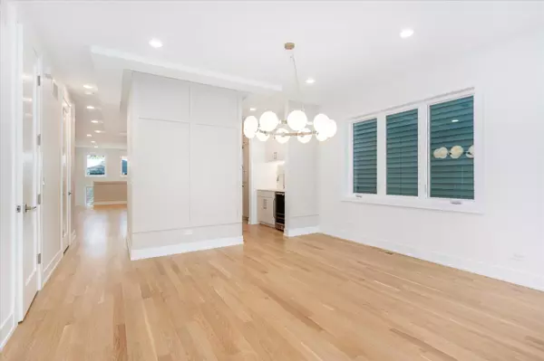 Chicago, IL 60660,1542 W Highland Avenue