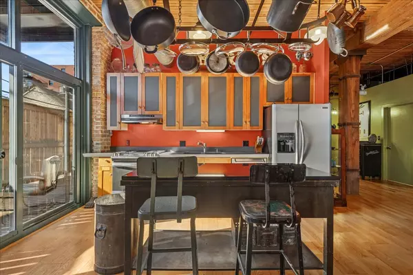 Chicago, IL 60609,3500 S Sangamon Street #109