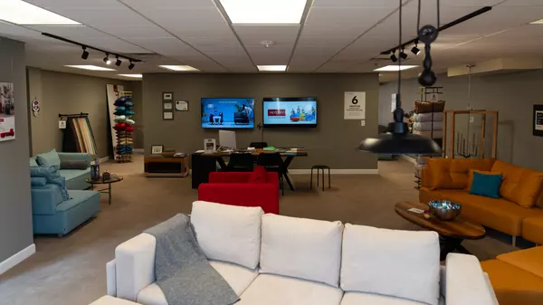 Westmont, IL 60559,36 S Cass Avenue #28