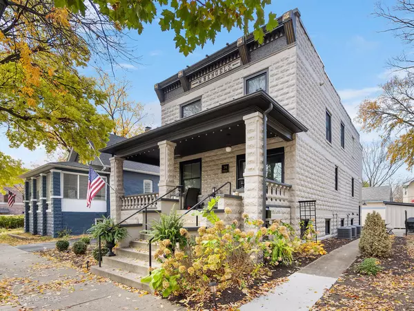 La Grange, IL 60525,34 N Waiola Avenue #1