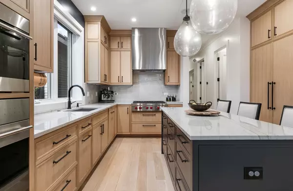 Chicago, IL 60614,1913 N Halsted Street #1