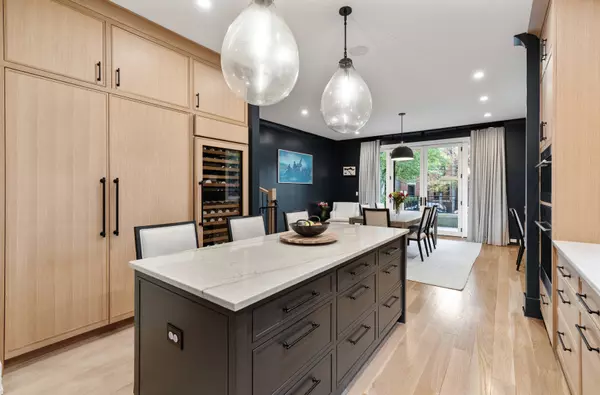 Chicago, IL 60614,1913 N Halsted Street #1