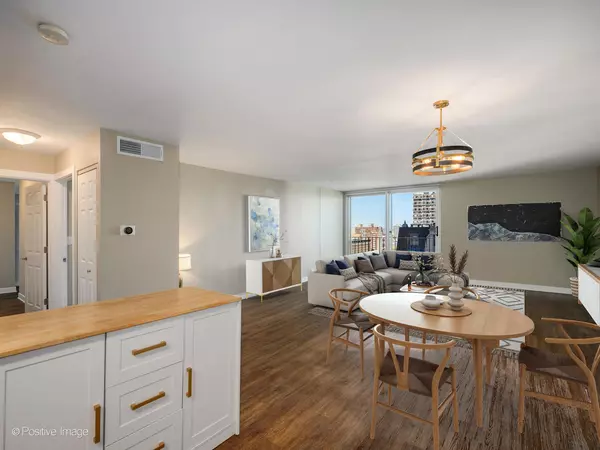 Chicago, IL 60660,6033 N Sheridan Road #18K