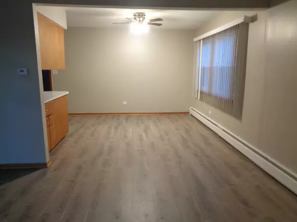 Chicago Ridge, IL 60415,5818 107th Street #10