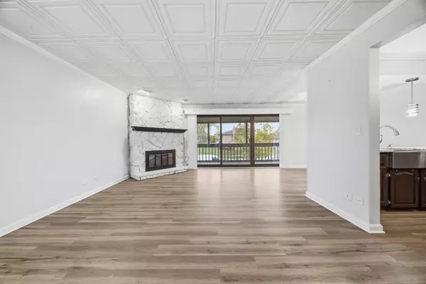 Orland Park, IL 60462,15700 86th Avenue #104