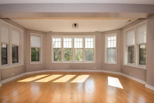 Chicago, IL 60615,1216 E Hyde Park Boulevard #4S