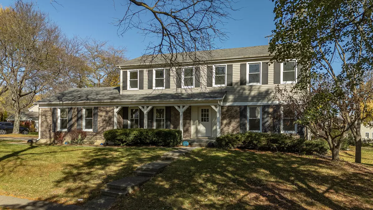 Palatine, IL 60067,1224 W Whytecliff Road