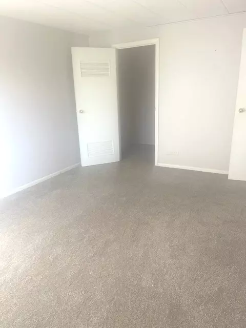 Schaumburg, IL 60193,1102 Westover Lane #1-C