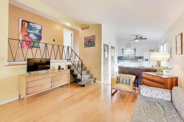 Arlington Heights, IL 60005,417 S Dryden Place