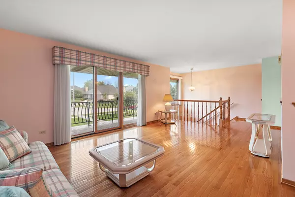 Orland Park, IL 60467,10459 Eagle Ridge Drive #139