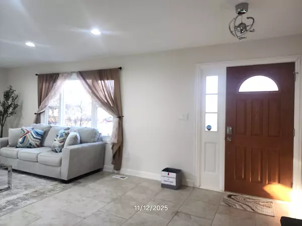 Bartlett, IL 60103,1035 W ELMWOOD Lane