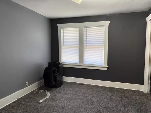 Decatur, IL 62526,909 W Cushing Street