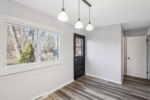 Wilmette, IL 60091,414 Skokie Court