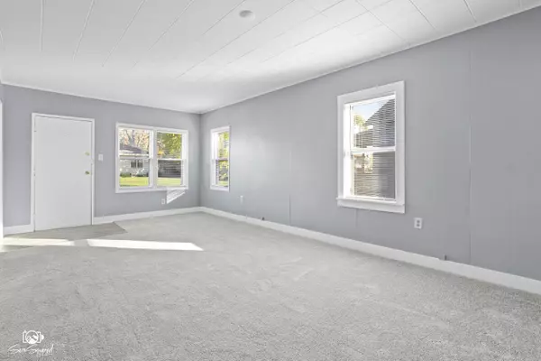 Joliet, IL 60432,607 Cayuga Street