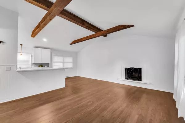 Crystal Lake, IL 60014,360 Poplar Street