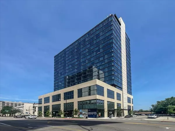 808 N Cleveland Avenue #1606, Chicago, IL 60610