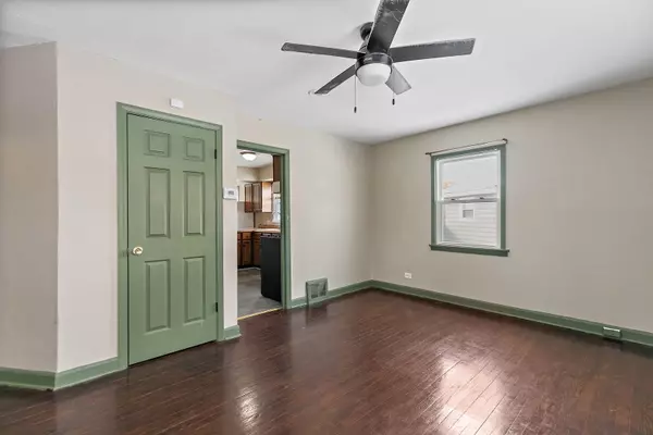 Waukegan, IL 60085,1105 Woodlawn Circle