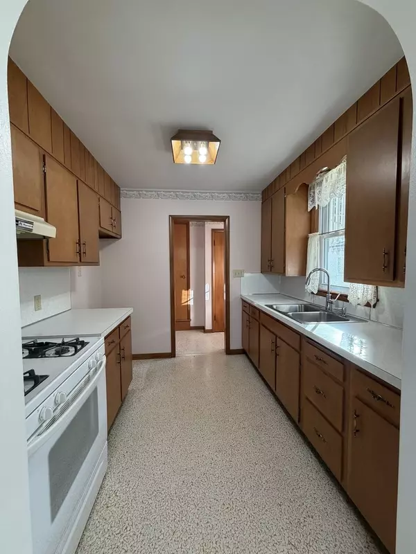 Freeport, IL 61032,3723 US BUSINESS 20 W