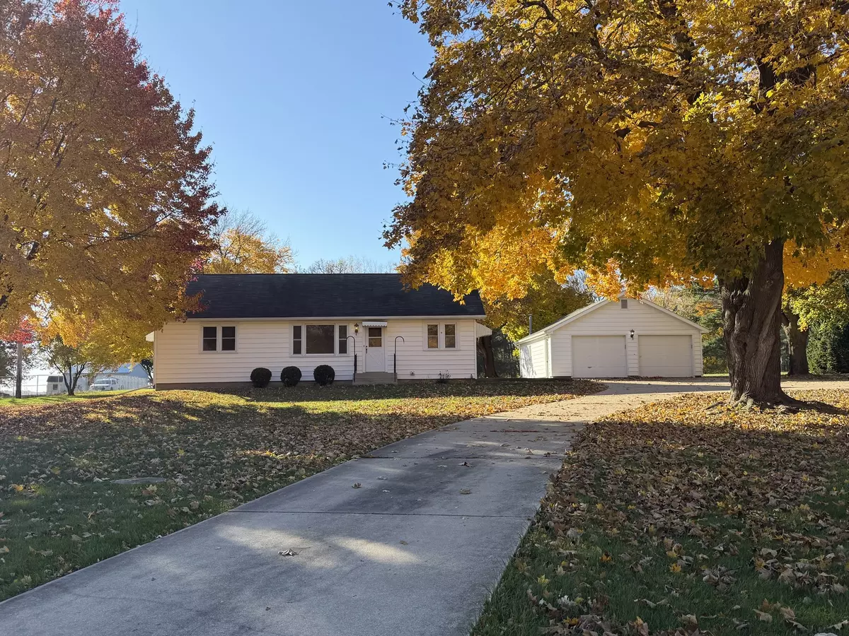 Freeport, IL 61032,3723 US BUSINESS 20 W