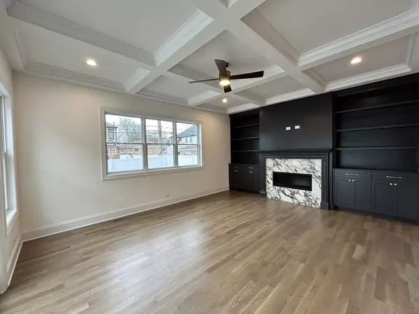 Elmhurst, IL 60126,Address not disclosed