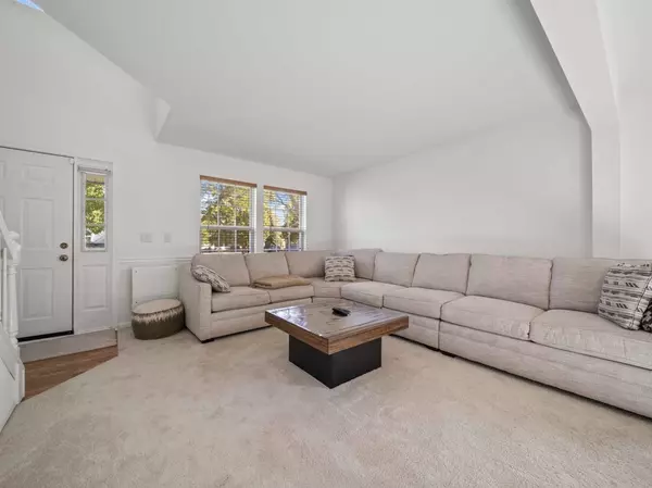 Lake In The Hills, IL 60156,2521 WATERFORD Lane