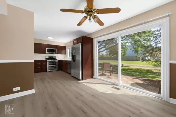 Elgin, IL 60123,1705 College Green Drive #1705