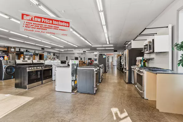 Champaign, IL 61821,909 W Bloomington Road